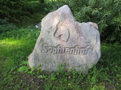 Gedenkstein Sophienhof in Munkwolstrup (1. Kolonie)