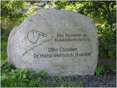 Gedenkstein in Friedrichsau (1. Kolonie) (2)
